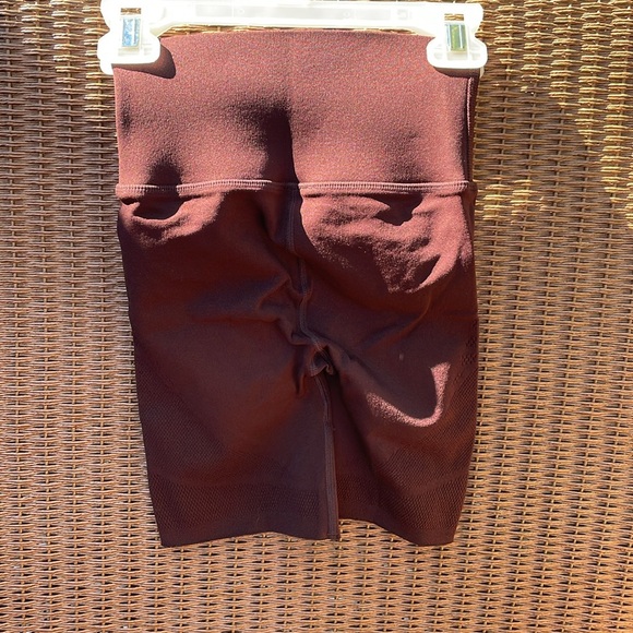 Fabletics bike shorts - Picture 2 of 3